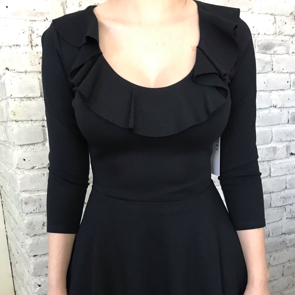 🆕 Bailey 44 Ruffle Ponte Dress❤️ - Picture 4 of 8